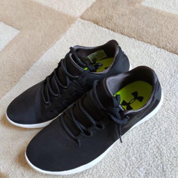 Under Armour Shoes - Picture 2 of 5